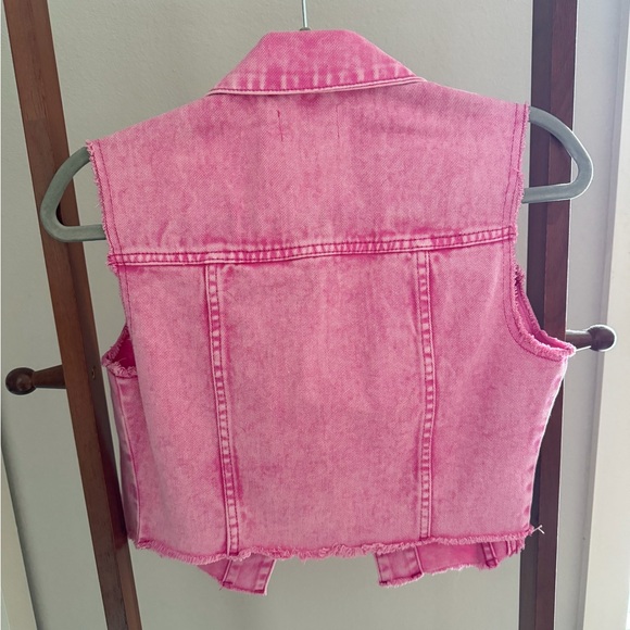 Avec Les Filles Pink Frayed Denim Crop Top - Picture 7 of 7